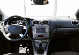 Подержанный автомобиль Ford Focus Hatchback 2011 года (16 фото)