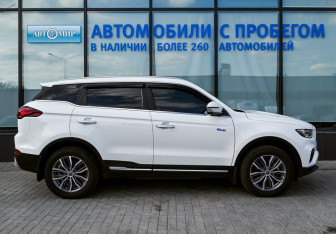 Подержанный автомобиль Geely Atlas Pro 2022 года (6 фото)