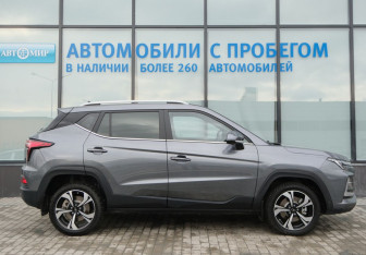 Подержанный автомобиль Москвич 3 2024 года (6 фото)