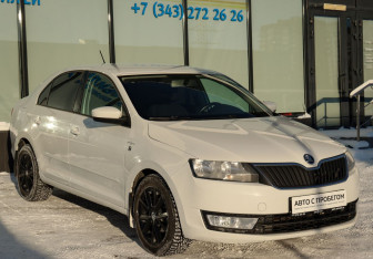 Подержанный автомобиль Skoda Rapid Liftback 2016 года (7 фото)