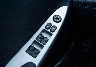 Подержанный автомобиль Hyundai Solaris Hatchback 2012 года (15 фото)