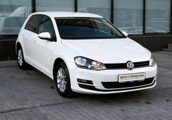Подержанный автомобиль Volkswagen Golf Hatchback 2014 года (7 фото)