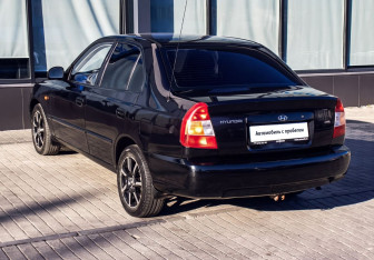 Подержанный автомобиль Hyundai Accent Sedan 2008 года (3 фото)