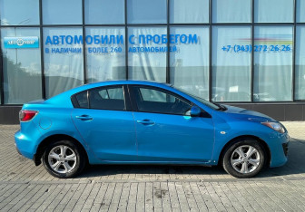 Подержанный автомобиль Mazda 3 Sedan 2011 года (6 фото)