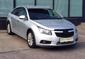 Подержанный автомобиль Chevrolet Cruze Sedan 2011 года (7 фото)