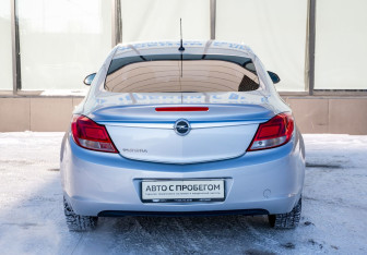 Подержанный автомобиль Opel Insignia Sedan 2011 года (4 фото)
