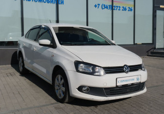 Подержанный автомобиль Volkswagen Polo Sedan 2013 года (7 фото)