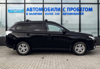 Подержанный автомобиль Mitsubishi Outlander 2013 года (6 фото)