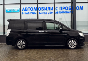 Подержанный автомобиль Honda Stepwgn 2014 года (6 фото)