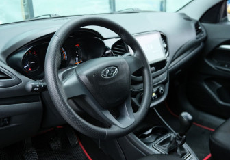 Подержанный автомобиль LADA (ВАЗ) Vesta Sedan 2018 года (9 фото)