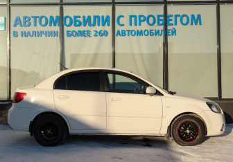 Подержанный автомобиль Kia Rio Sedan 2011 года (6 фото)