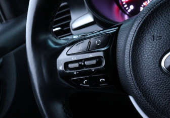 Подержанный автомобиль Kia Rio Sedan 2018 года (13 фото)