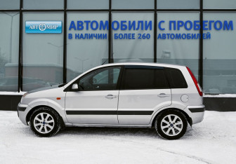 Подержанный автомобиль Ford Fusion 2008 года (2 фото)