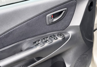 Подержанный автомобиль Hyundai Tucson 2008 года (13 фото)