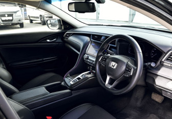 Подержанный автомобиль Honda Insight Sedan 2018 года (16 фото)