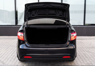 Подержанный автомобиль Kia Rio Sedan 2012 года (18 фото)