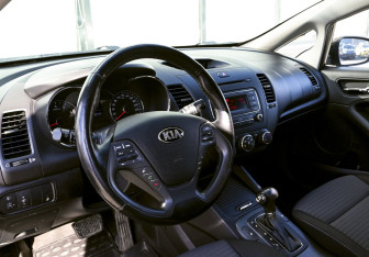 Подержанный автомобиль Kia Cerato Sedan 2015 года (15 фото)