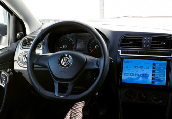 Подержанный автомобиль Volkswagen Polo Sedan 2018 года (11 фото)