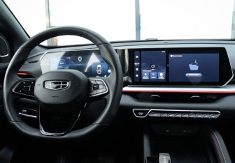 Подержанный автомобиль Geely Coolray 2024 года (10 фото)