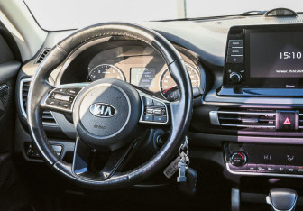Подержанный автомобиль Kia Seltos 2020 года (16 фото)
