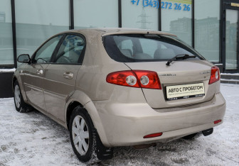 Подержанный автомобиль Chevrolet Lacetti Hatchback 2008 года (3 фото)
