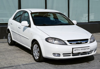 Подержанный автомобиль Chevrolet Lacetti Hatchback 2012 года (7 фото)