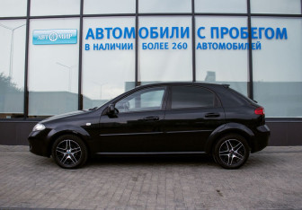 Подержанный автомобиль Chevrolet Lacetti Hatchback 2010 года (2 фото)