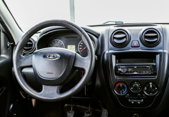 Подержанный автомобиль LADA (ВАЗ) Granta Sedan 2017 года (11 фото)