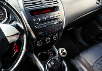 Подержанный автомобиль Mitsubishi ASX 2013 года (9 фото)