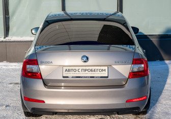 Подержанный автомобиль Skoda Octavia Liftback 2016 года (4 фото)