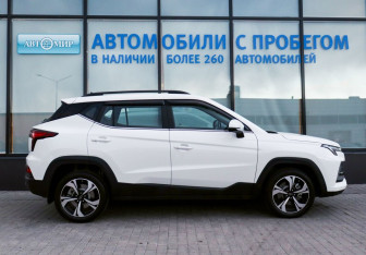 Подержанный автомобиль Москвич 3 2023 года (6 фото)