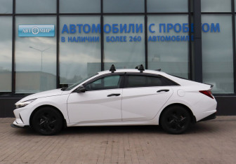 Подержанный автомобиль Hyundai Elantra Sedan 2021 года (2 фото)