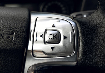 Подержанный автомобиль Ford Mondeo Liftback 2011 года (16 фото)