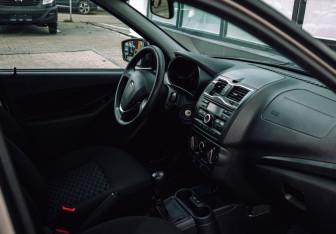 Подержанный автомобиль LADA (ВАЗ) Granta Liftback 2020 года (11 фото)