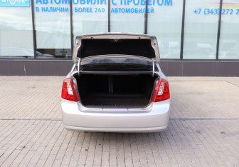 Подержанный автомобиль Chevrolet Lacetti Sedan 2012 года (17 фото)