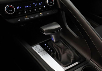 Подержанный автомобиль Hyundai Elantra Sedan 2021 года (10 фото)