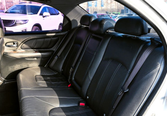 Подержанный автомобиль Hyundai Sonata 2005 года (15 фото)