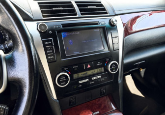 Подержанный автомобиль Toyota Camry Sedan 2013 года (11 фото)