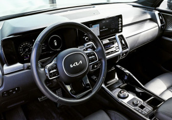 Подержанный автомобиль Kia Sorento 2023 года (15 фото)