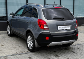 Подержанный автомобиль Opel Antara 2012 года (3 фото)