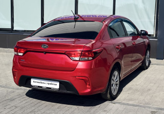 Подержанный автомобиль Kia Rio Sedan 2018 года (5 фото)