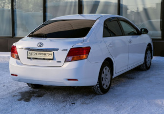 Подержанный автомобиль Toyota Allion 2010 года (5 фото)
