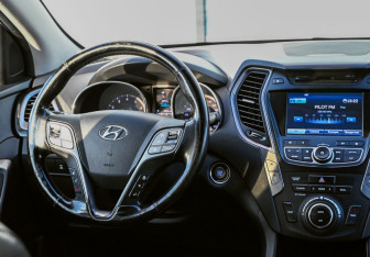 Подержанный автомобиль Hyundai Santa Fe 2013 года (11 фото)