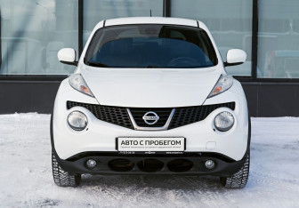 Подержанный автомобиль Nissan Juke 2011 года (8 фото)