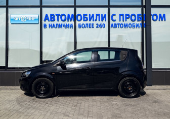 Подержанный автомобиль Chevrolet Aveo Hatchback 2014 года (2 фото)