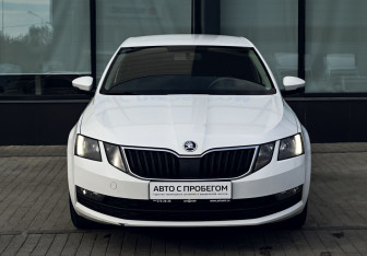 Подержанный автомобиль Skoda Octavia Liftback 2020 года (8 фото)