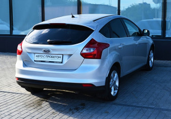 Подержанный автомобиль Ford Focus Hatchback 2011 года (5 фото)