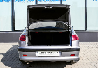Подержанный автомобиль Peugeot 607 2000 года (18 фото)