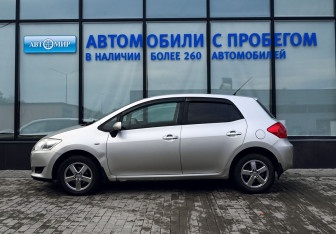 Подержанный автомобиль Toyota Auris Hatchback 2008 года (2 фото)