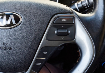 Подержанный автомобиль Kia Rio Sedan 2016 года (14 фото)